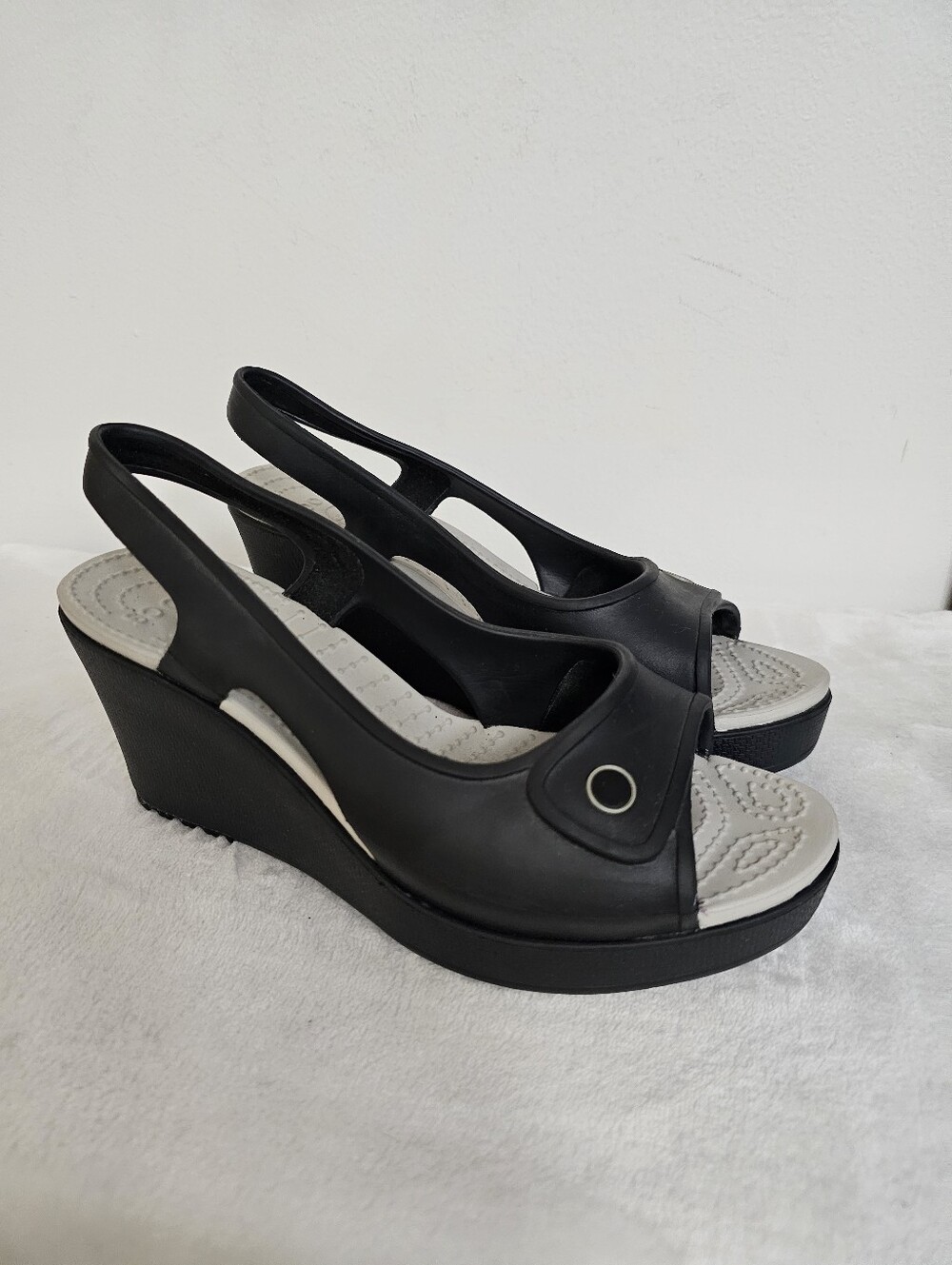 CROCS Womens Black Open Toe  Slingback Wedge Heels Size 7